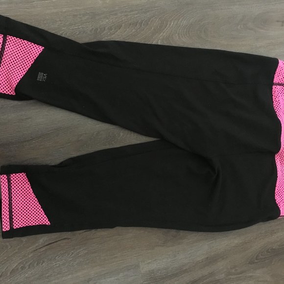 Victoria's Secret Cropped Leggings (Small) - Picture 2 of 3